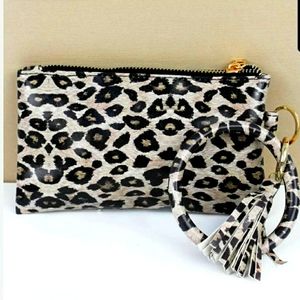 Leopard Clutch